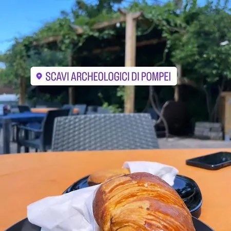 Enjoy Bed and Breakfast Πομπηία